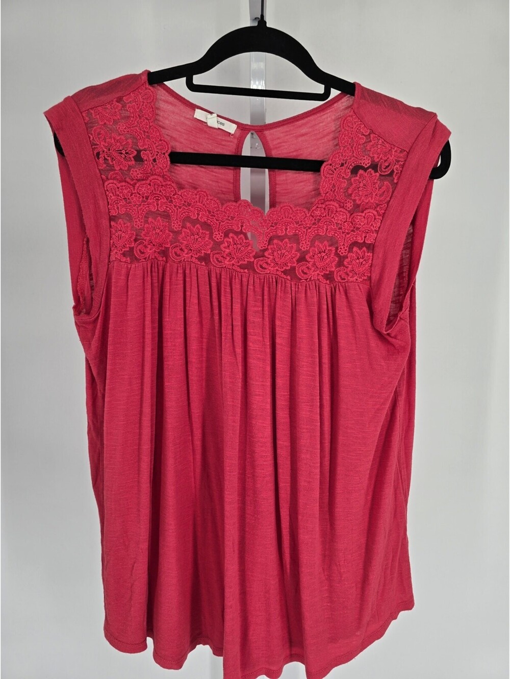 Maurices Womens Sz L Sleeveless Loose Fit Blouse Dark Pink Lace Neckline Detail